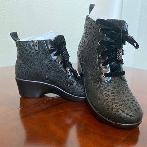 Alegria Delicut Eliza Booties EU 38/US 8-8.5